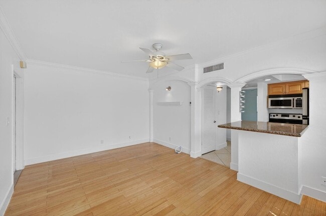 Photo - 901 NE 3rd St Unit 205