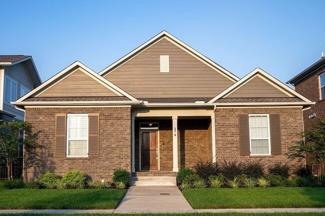 Building Photo - 279 Tanglewood Ln
