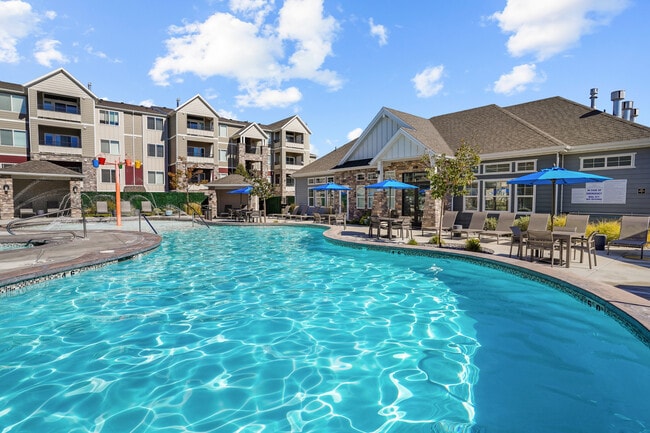 Luxurious Pool - Herriman Towne Center