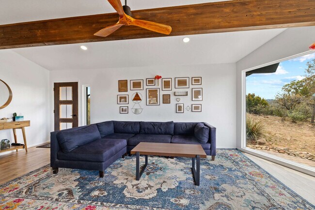 Photo - 828 Black Dr Unit SI ID1466127P