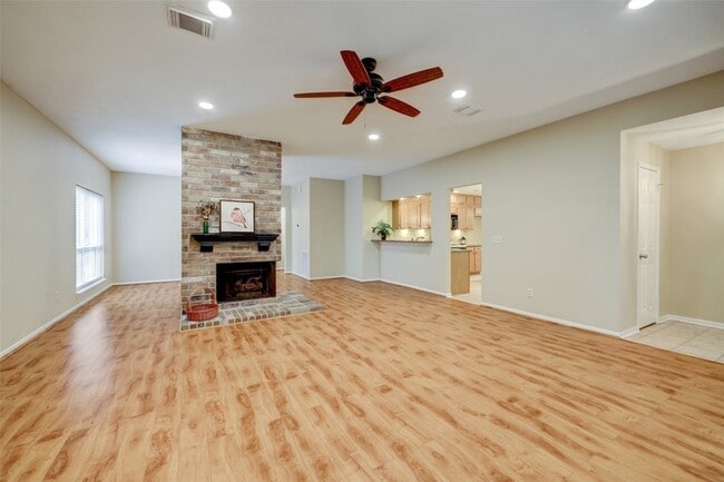 Photo - 60 W Indian Sage Cir