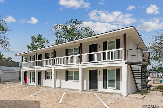 Building Photo - 210 Centerville St NE Unit 1