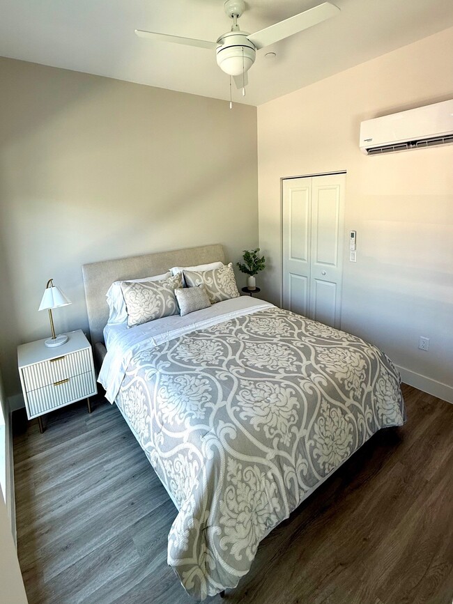 Furnished Studio - Grand View Park