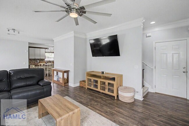 Photo - 151 Lincoln Way