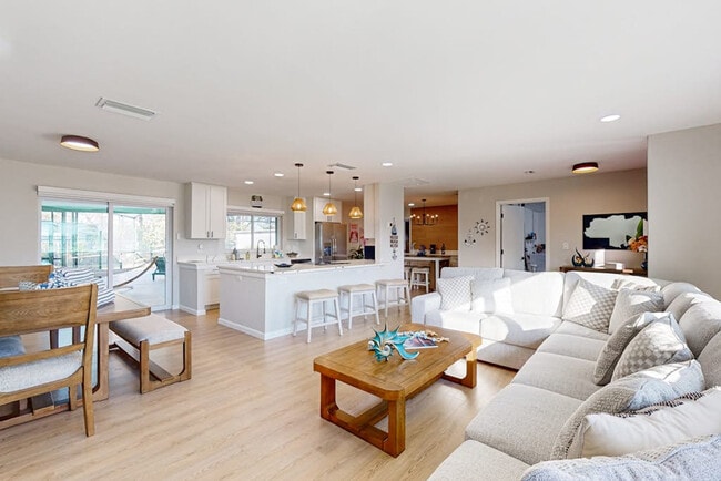 Building Photo - 2141 Fiesta Dr Unit SI ID1591489P