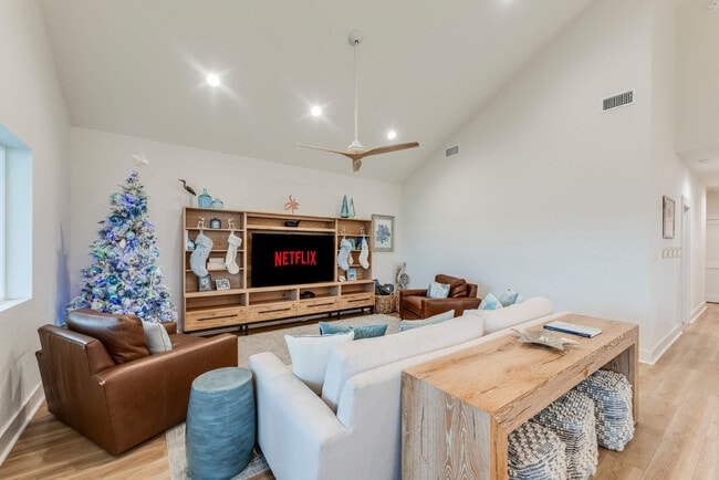 Building Photo - 119 6th St Unit ID1369222P