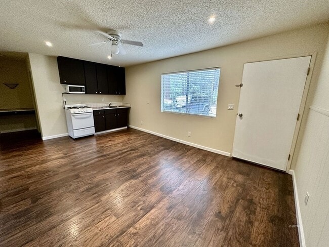 Photo - 25840 CA-243