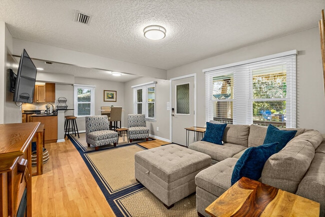 Building Photo - 12 Sylvan Dr Unit ID1281925P