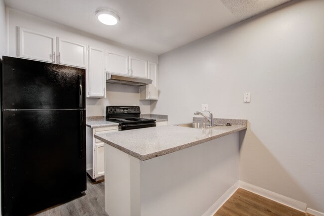 Photo - The Elms Apartments