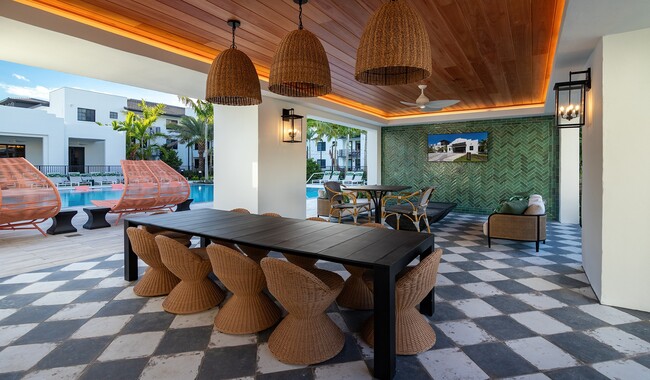 Dine al fresco in the summer kitchen - Solea at Miami Lakes