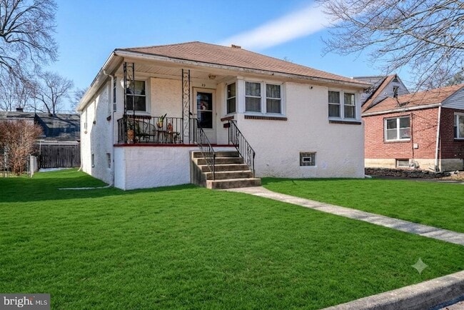Building Photo - 32 Bonsall Ave