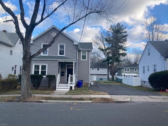 Building Photo - 132 Stevens Ave