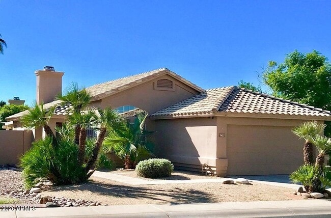 Building Photo - 7427 W Crest Ln