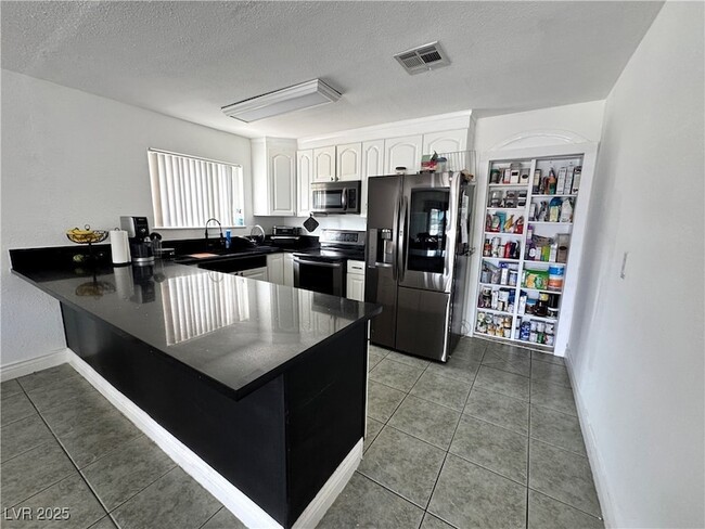 Photo - 5248 Rambling Rd