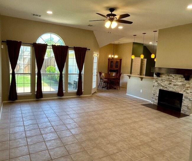 Photo - 7928 Hazeltine Dr