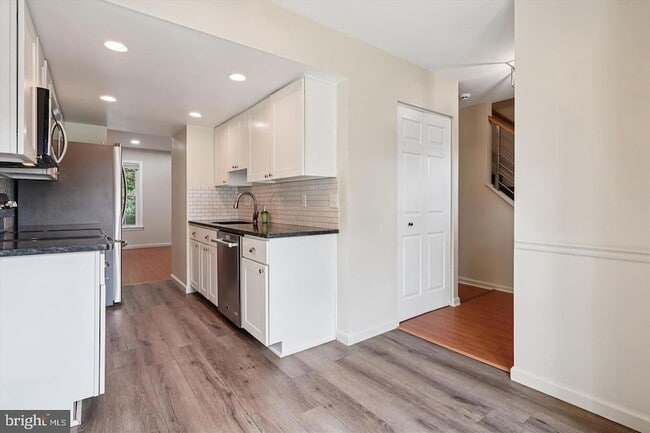 Photo - 3226 Foothill St