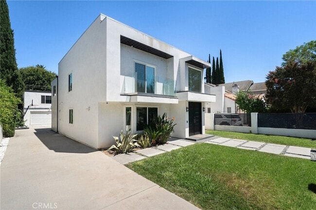 Photo - 4630 Cedros Ave