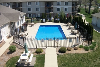 Pool - Long Beach Cove Villa Apartments