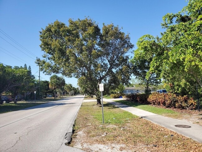 Photo - 743 S Swinton Ave