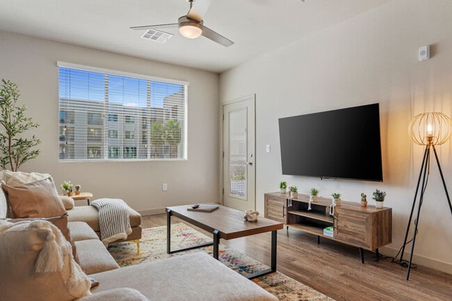 Photo - 711 W Broadway Rd Unit ID1366958P