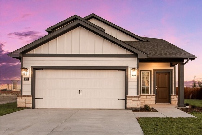 Photo - 221 Cranz Farm Dr