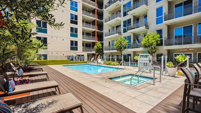 Swimming Pool - Radius Koreatown