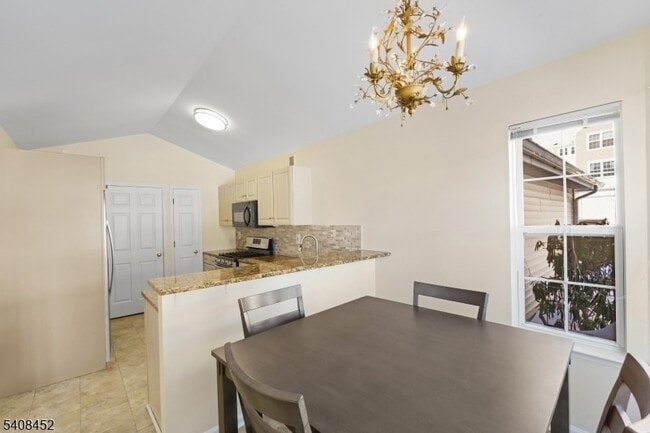 Photo - 12 Woodmont Dr