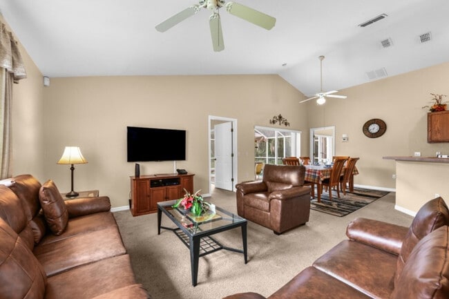 Building Photo - 508 Reserve Dr Unit ID1285816P