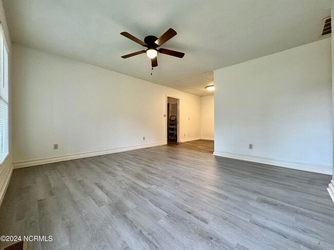 Photo - 219 Stratford Rd
