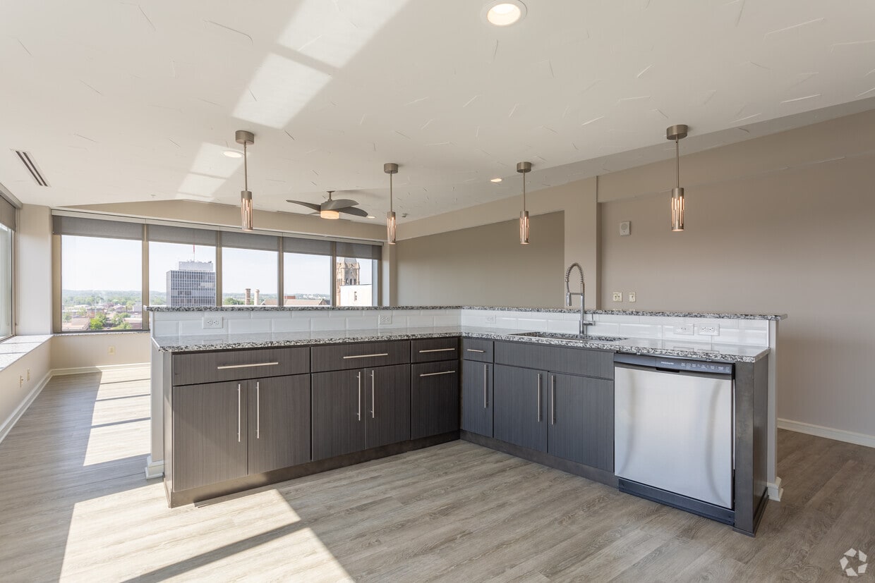 Floor Plan - Suite 8