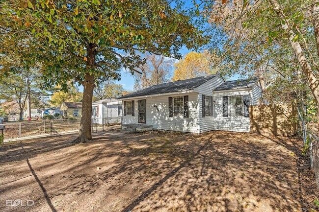 Photo - 2754 Lakehurst Ave