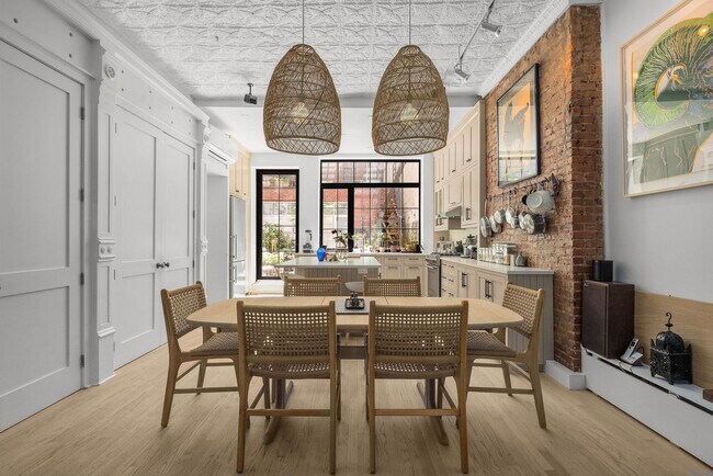 Photo - 33 Bond St Unit ID1256825P