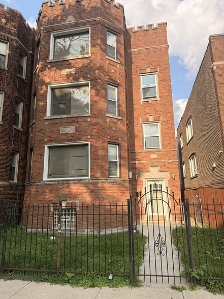 Building Photo - 7953 S Essex Ave Unit 2