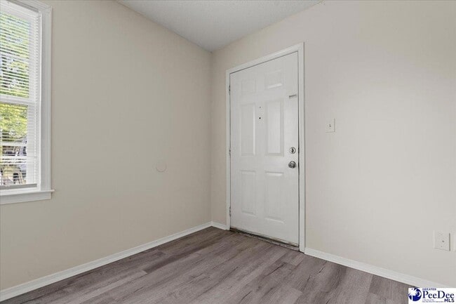 Photo - 319 Revell Dr