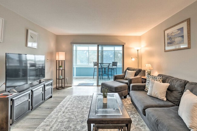 Building Photo - 1037 W Peppertree Dr Unit SI FL3-ID1546456P