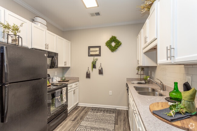 Interior Photo - The Summit on 401