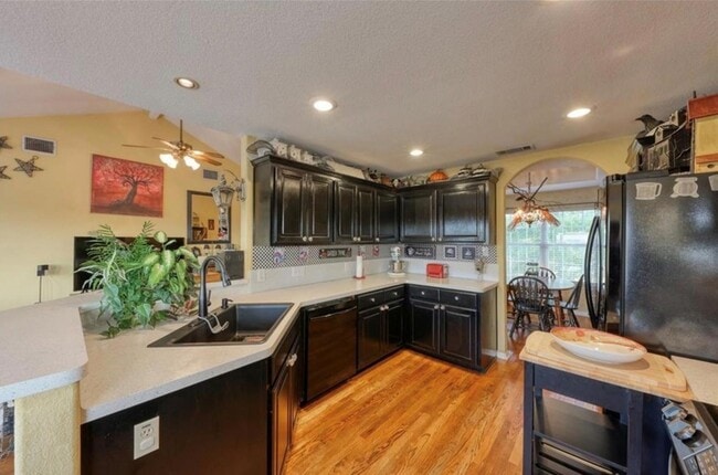 Photo - 20504 National Dr