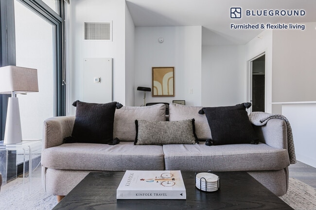 Photo - 637 N Wells St Unit FL14-ID1193