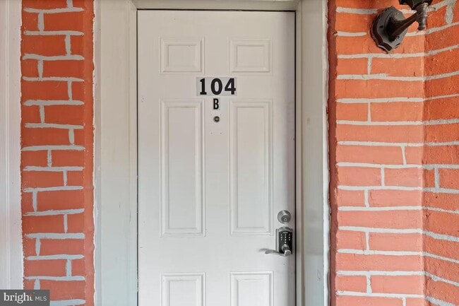Photo - 104 R St NE