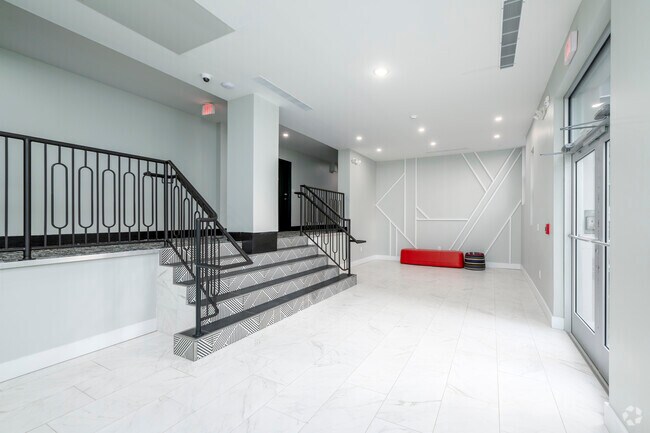 Photo - Howard Manor