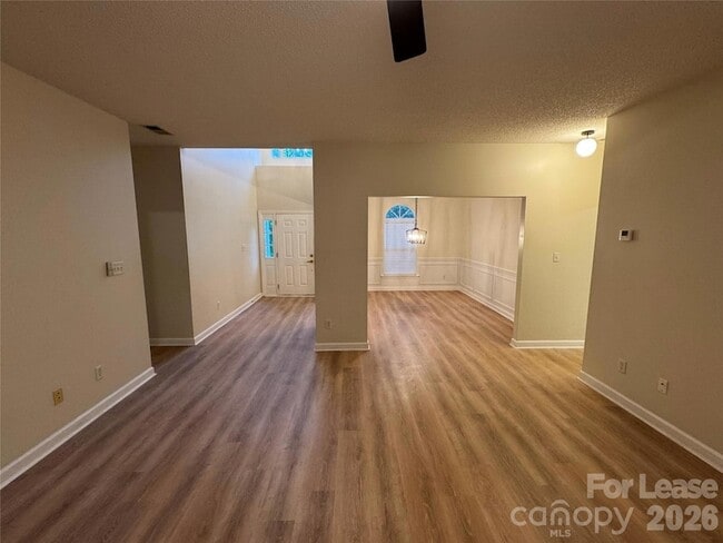Photo - 1958 Wilrose Pl