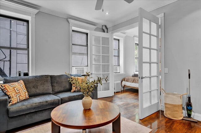 Photo - 346 E 18th St Unit ID1254596P