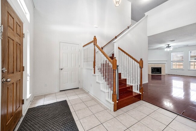 Photo - 2032 Creek Shore Ln