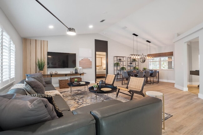 Photo - 6 Clinton Ct N Unit ID1261622P