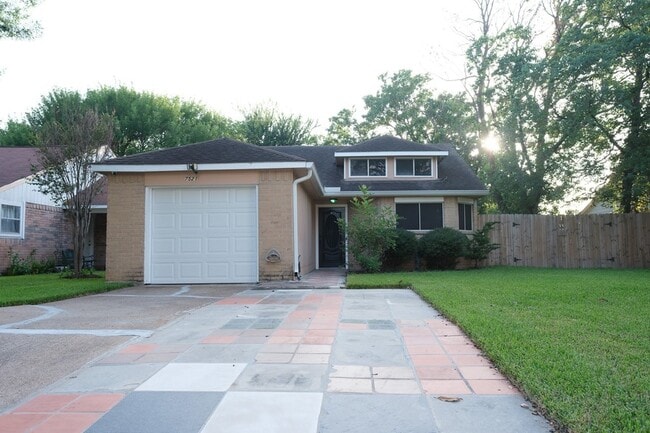 Building Photo - 7521 Brookleaf Dr