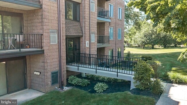 Building Photo - 81 Oakridge Dr Unit 81
