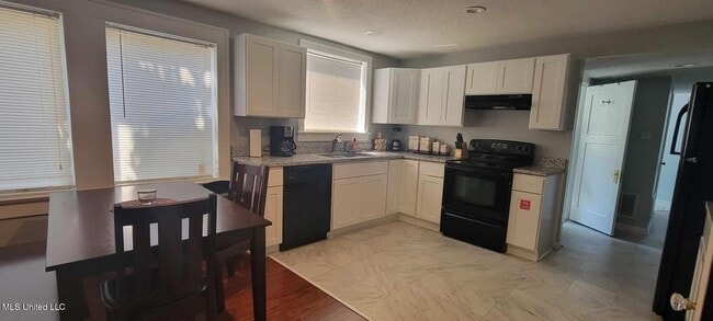 Photo - 133 Hopkins Blvd Unit B