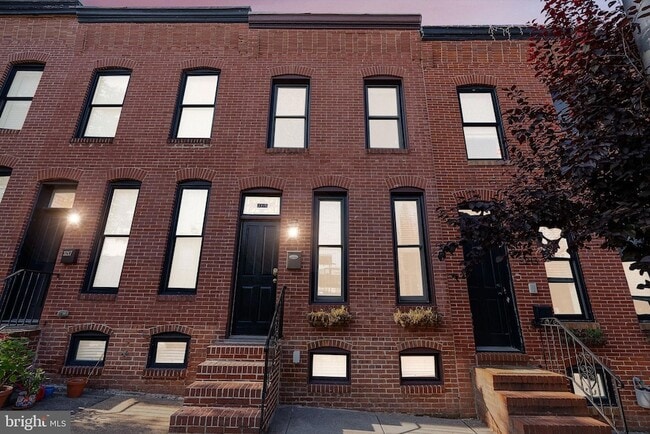 Building Photo - 3215 Fleet St