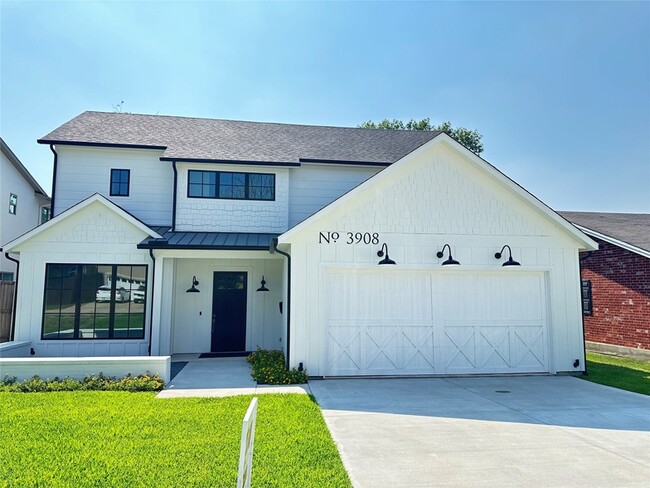 Building Photo - 3908 Rochelle Dr