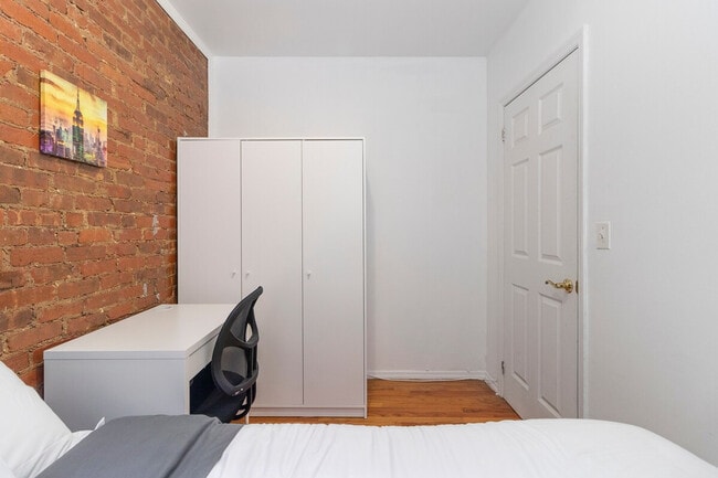 Photo - 309-311 East 95th Street-SI ID1032053P Unit SI ID1032053P